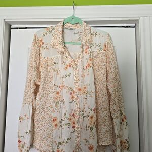Dex Women's Cream Floral Button-Up Blouse